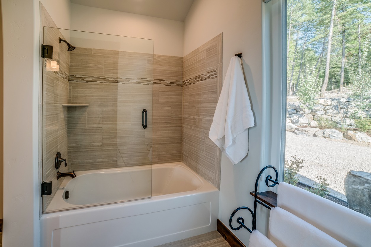 Shower & Tub Installation in Limestone Creek
